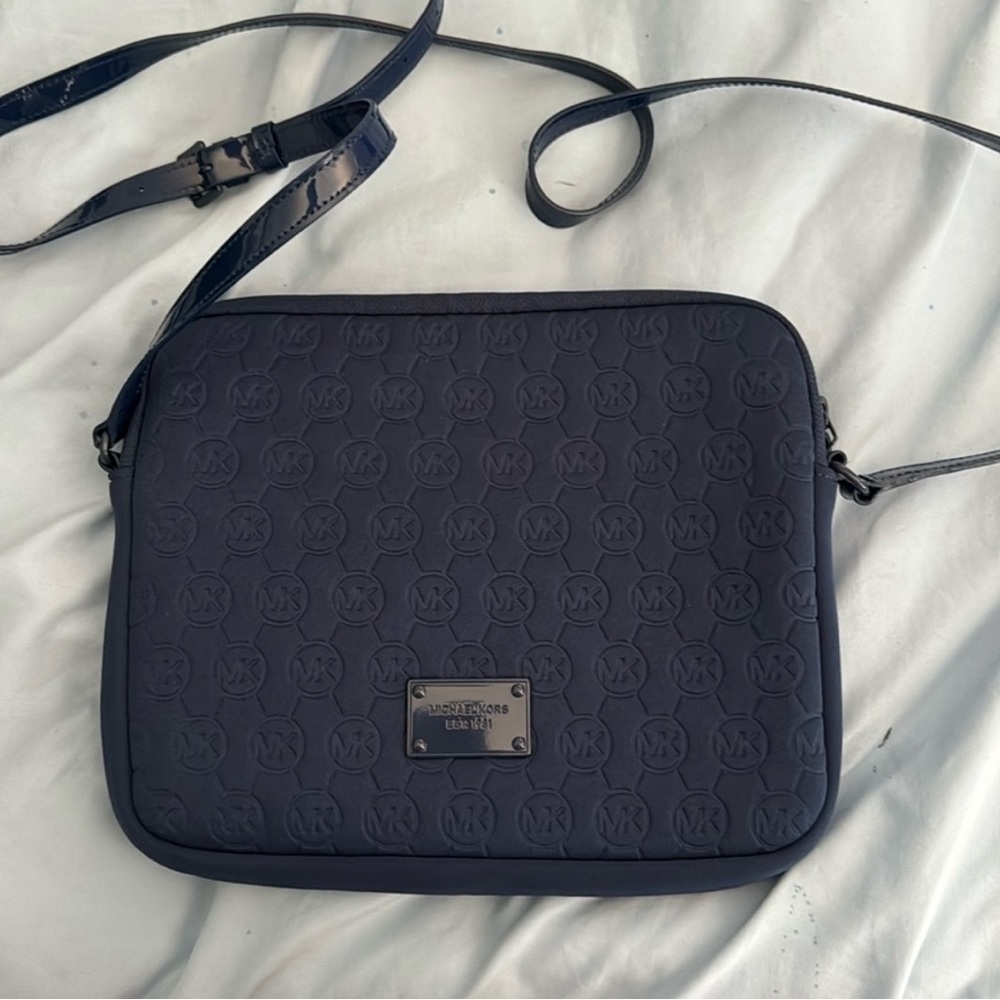 Micheal kors bag new condition blue